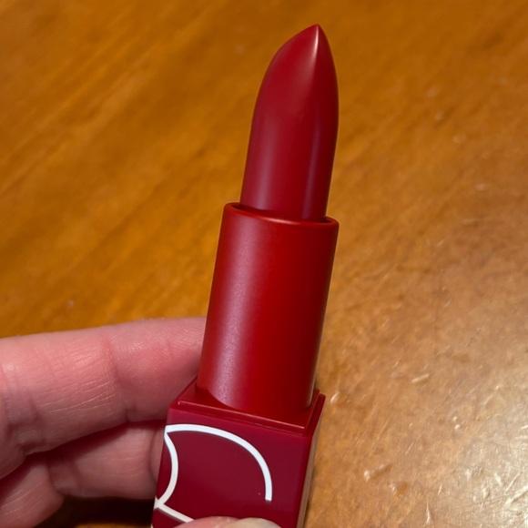 NARS Lipstick Jungle Red - Picture 8 of 16